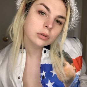 Meet your Posher, Mae